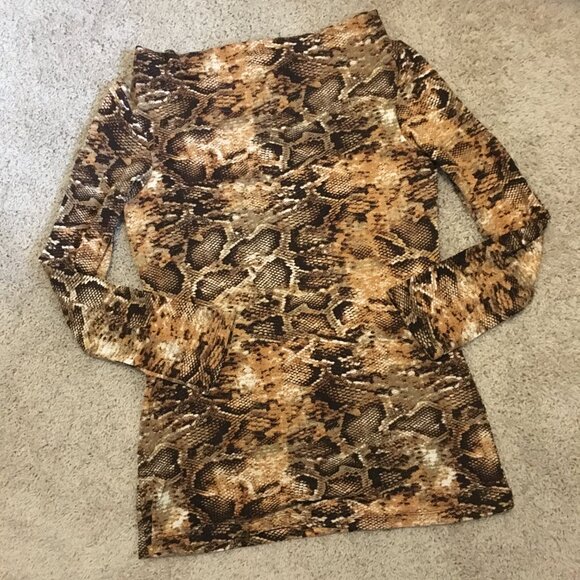 Snakeskin Print Fitted + Lined Long Sleeve Top - Picture 9 of 15
